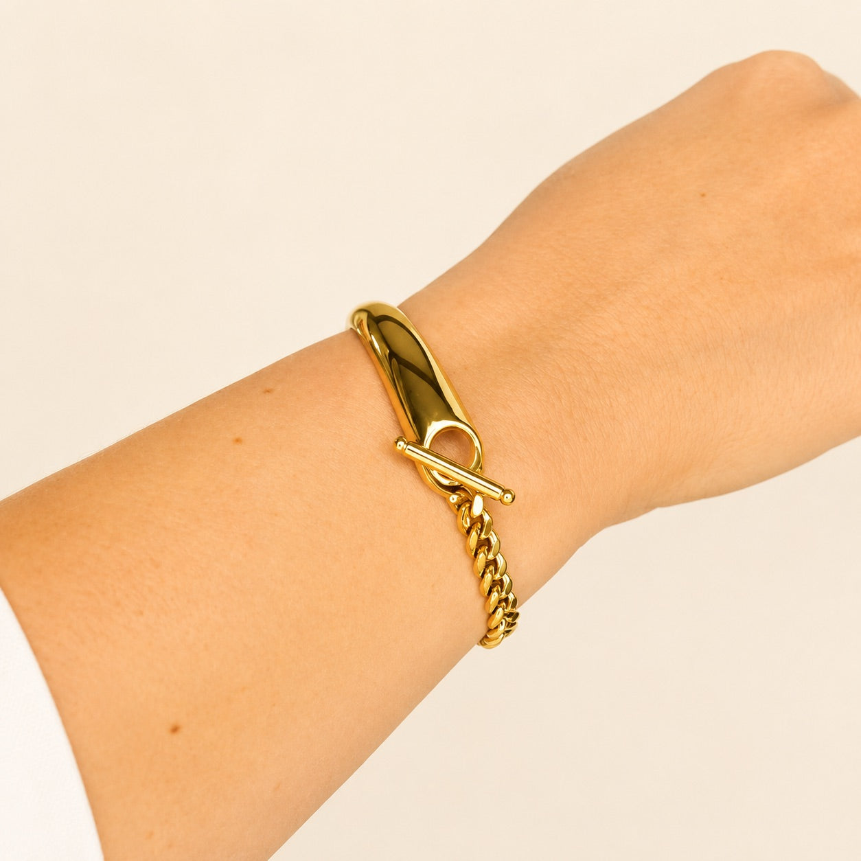 Golden Hart Bracelet