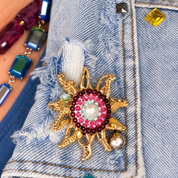 The Goldie Brooch